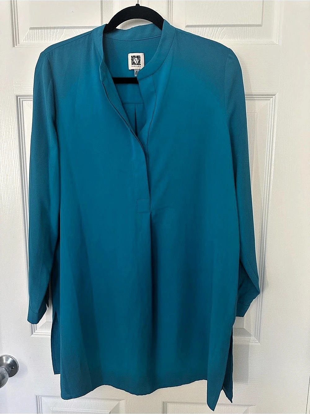 Anne Klein Women's Tunic Top in Blue Size Medium Like New